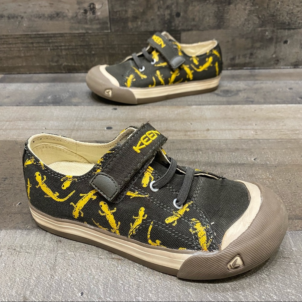 Keen toddler Boys Shoes Lizard Print Shoes Size 12
